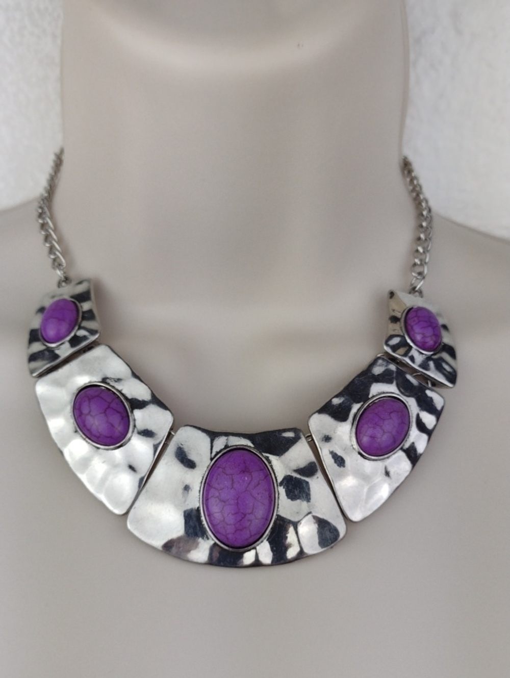 Cleopatra Style Faux Purple Crackle Stone Hammered Silver Tone Necklace